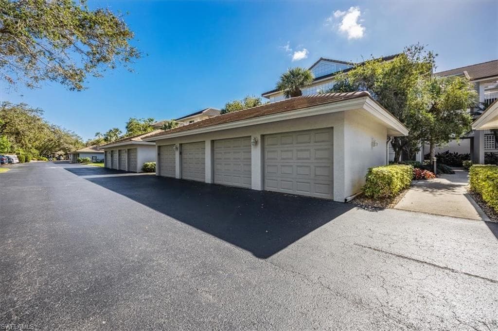 760 Waterford DR # 301, NAPLES FL 34113-22