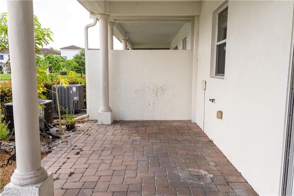 7029 Ambrosia LN # 604, NAPLES FL 34119-42