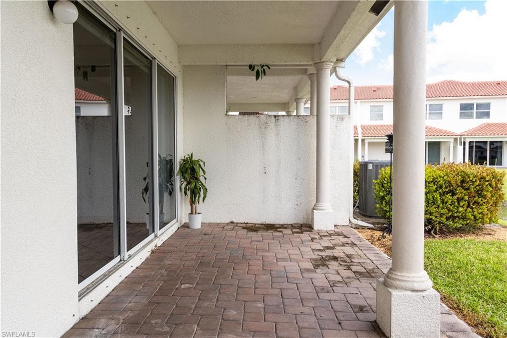 7029 Ambrosia LN # 604, NAPLES FL 34119-43