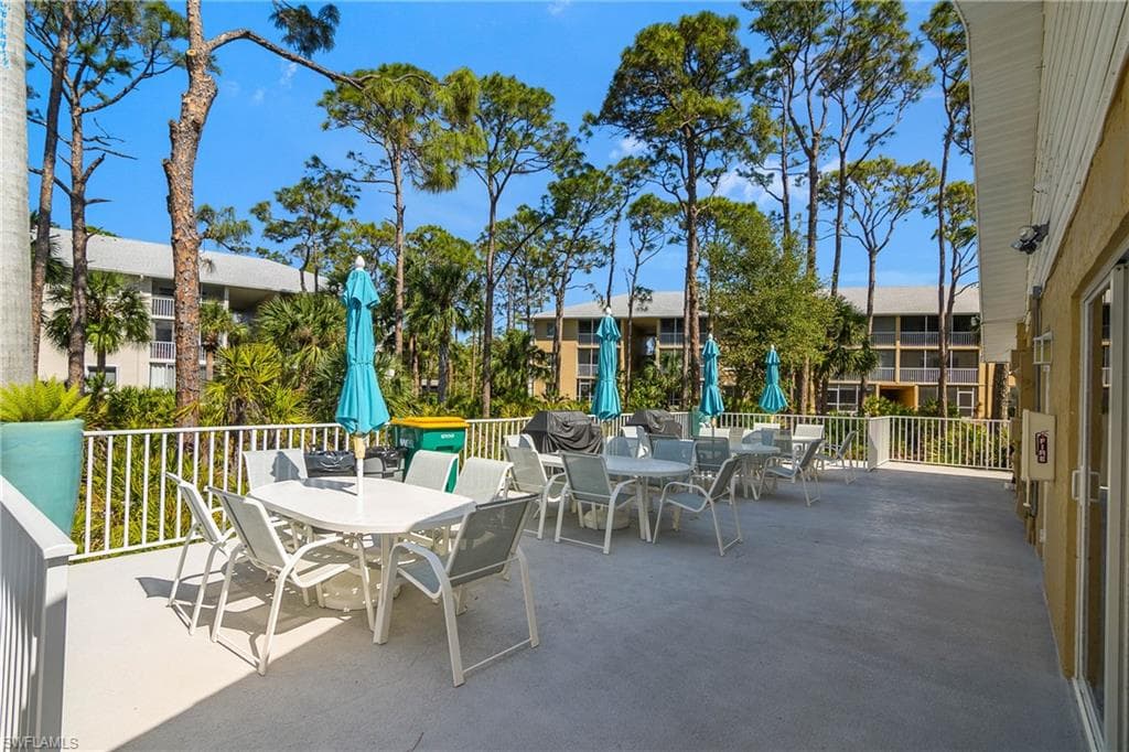 3012 Sandpiper Bay CIR # D301, NAPLES FL 34112-3