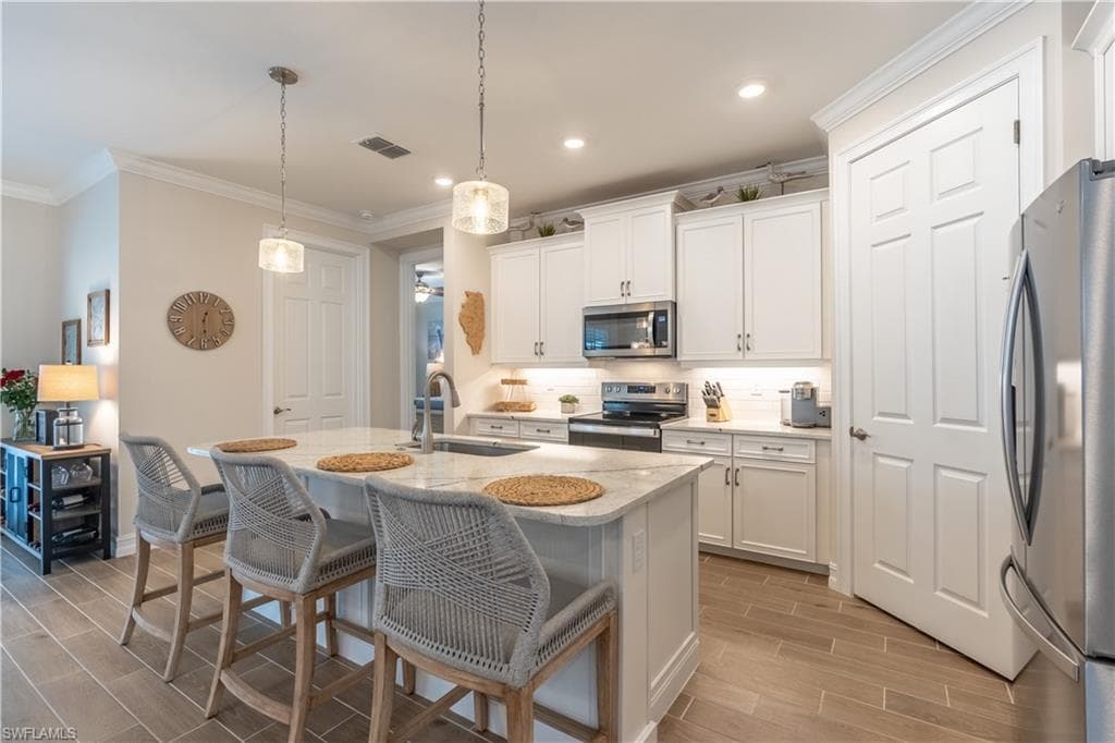 461 Kamari CV, NAPLES FL 34114-6