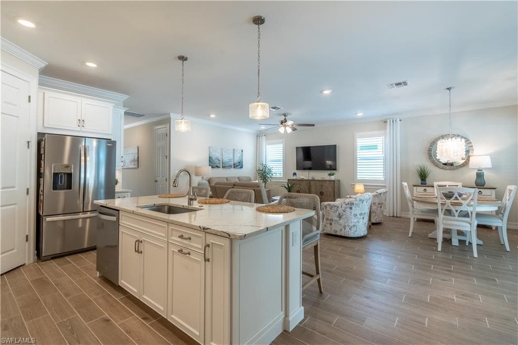 461 Kamari CV, NAPLES FL 34114-8