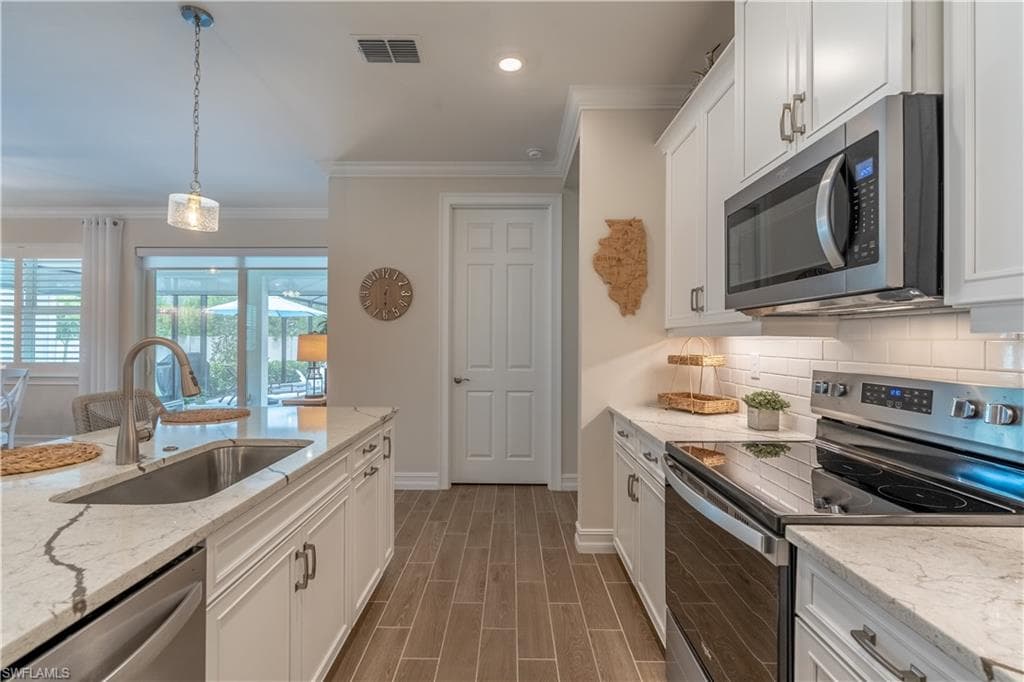 461 Kamari CV, NAPLES FL 34114-7