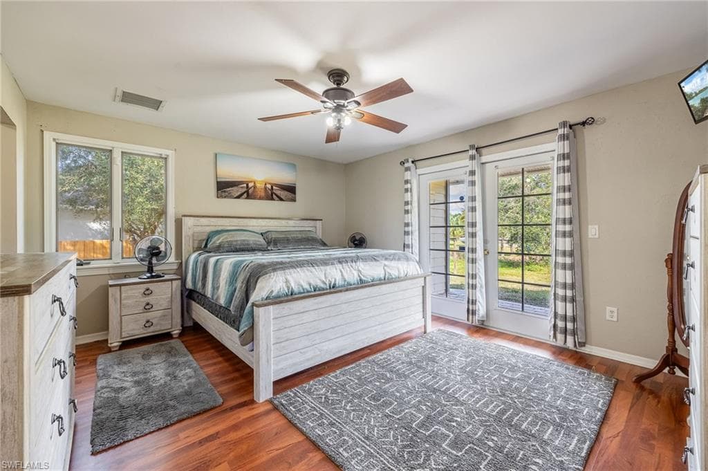 6136 Higgins AVE, FORT MYERS FL 33905-21