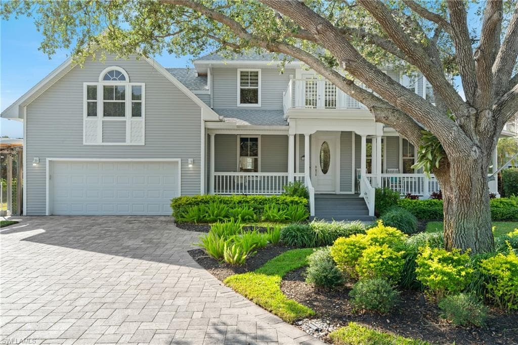 1495 Gordon River LN, NAPLES FL 34104-2