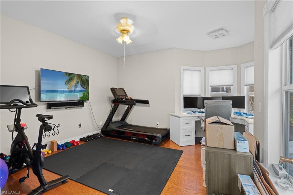 1495 Gordon River LN, NAPLES FL 34104-44