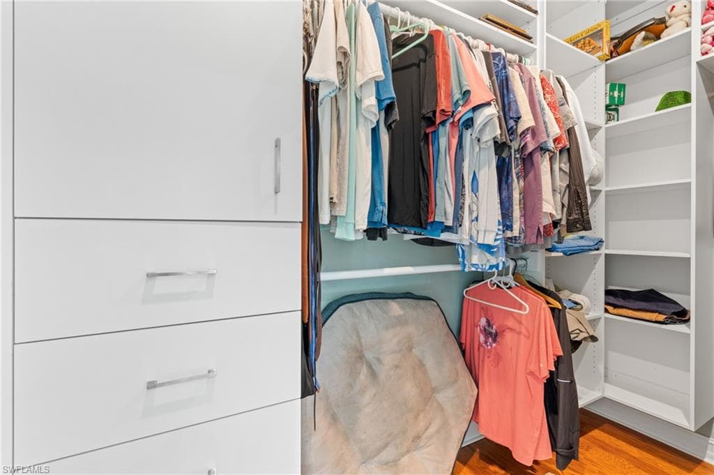 1495 Gordon River LN, NAPLES FL 34104-38