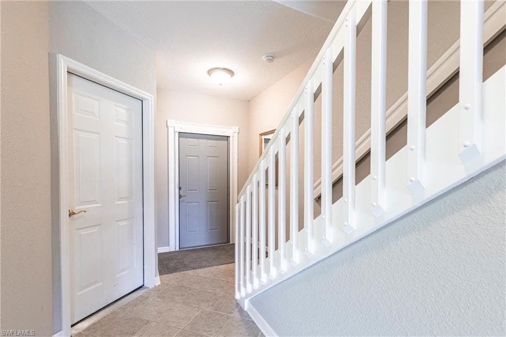 8600 Athena CT, LEHIGH ACRES FL 33971-3