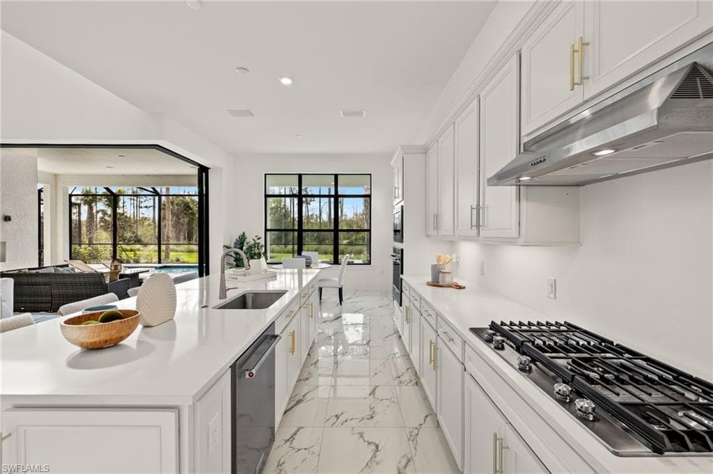 16153 Verilyn CIR, NAPLES FL 34110-16