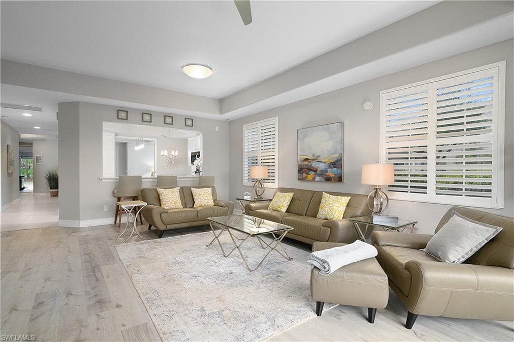 3099 Lancaster DR # 701, NAPLES FL 34105-4