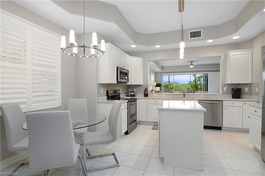 3099 Lancaster DR # 701, NAPLES FL 34105-8