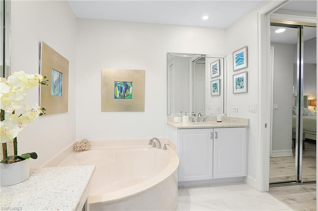 3099 Lancaster DR # 701, NAPLES FL 34105-14