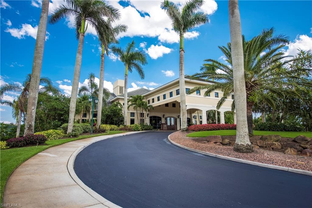 3099 Lancaster DR # 701, NAPLES FL 34105-20