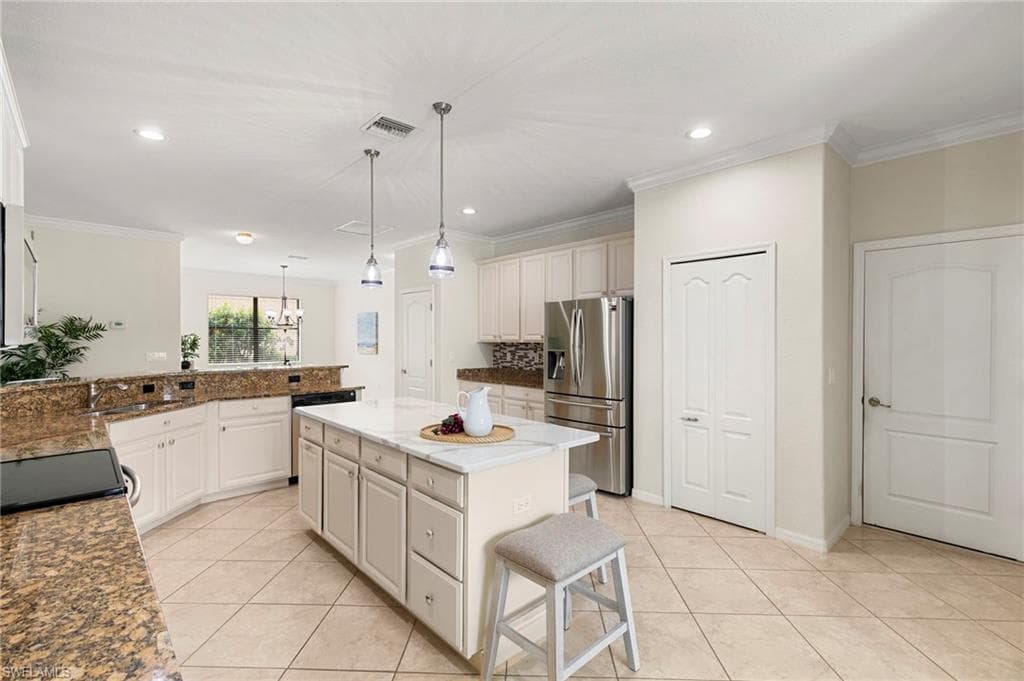 3915 Treasure Cove CIR, NAPLES FL 34114-10