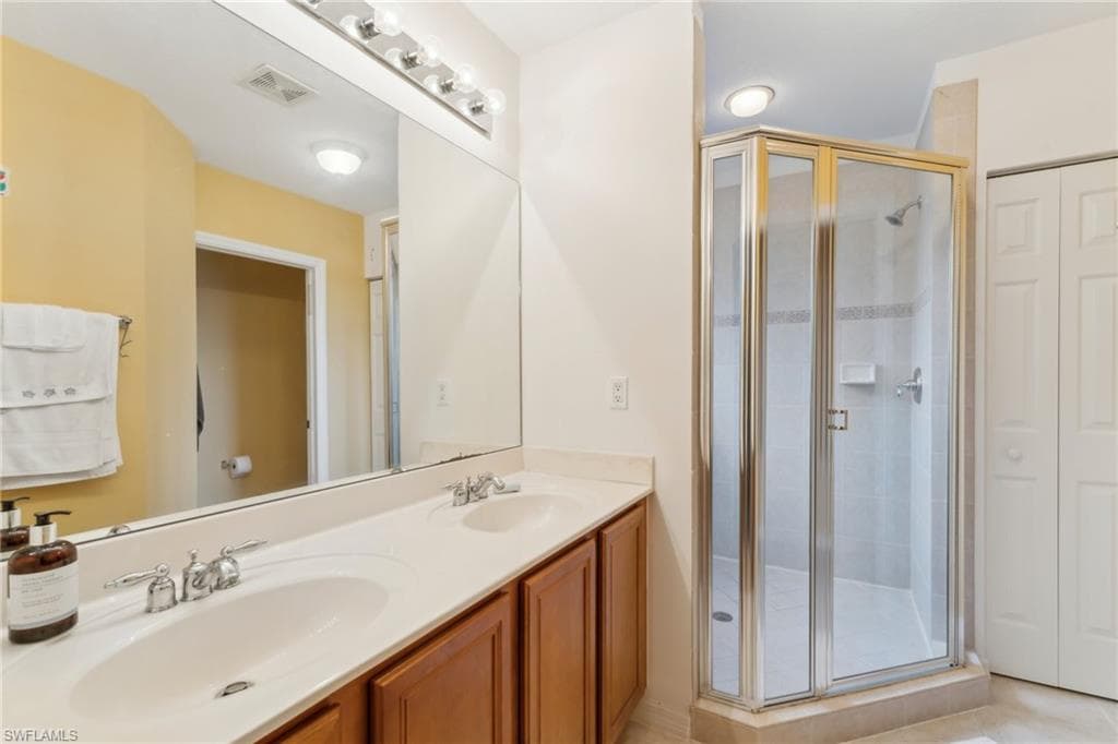 3327 Dandolo CIR, CAPE CORAL FL 33909-18