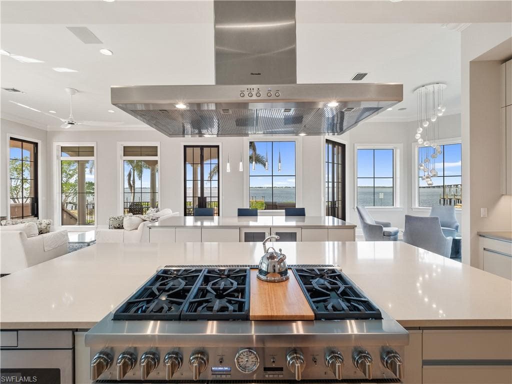 6005 W Riverside DR, FORT MYERS FL 33919-9