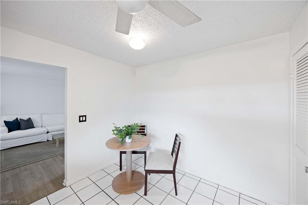 3325 Airport RD N # F3, NAPLES FL 34105-8