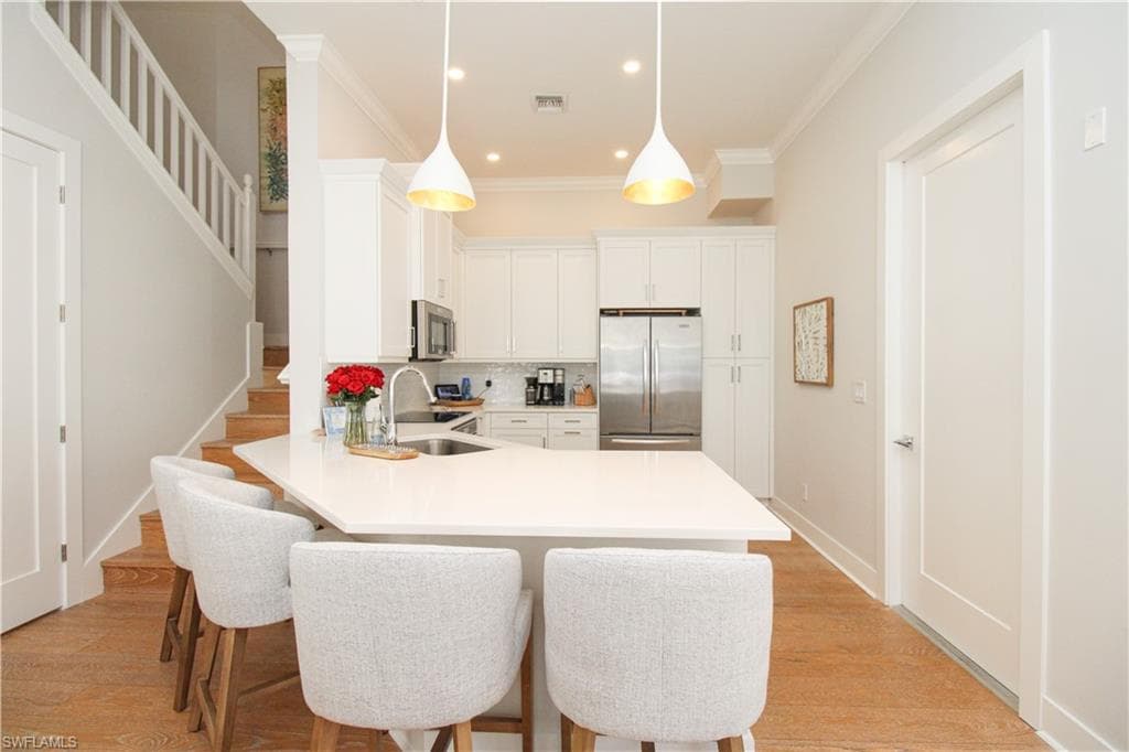 453 8th AVE S # 106, NAPLES FL 34102-15