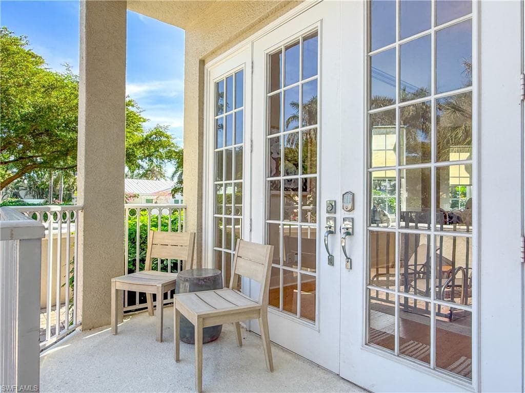 453 8th AVE S # 106, NAPLES FL 34102-4