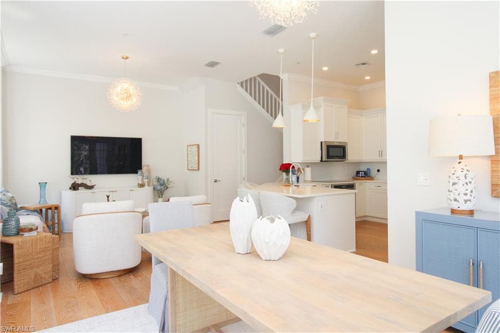 453 8th AVE S # 106, NAPLES FL 34102-8