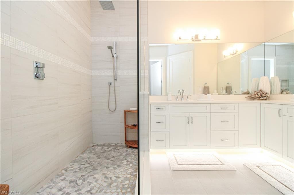 453 8th AVE S # 106, NAPLES FL 34102-36