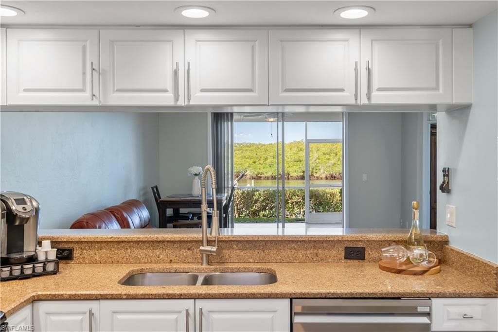 182 Newport DR # 1003, NAPLES FL 34114-9