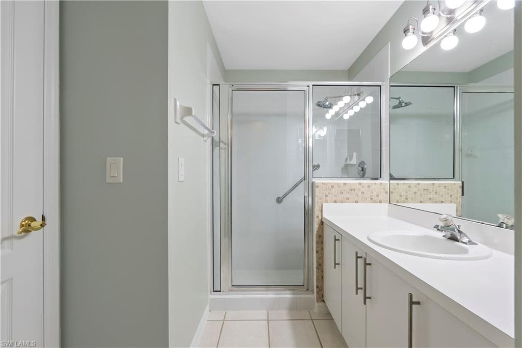 182 Newport DR # 1003, NAPLES FL 34114-14