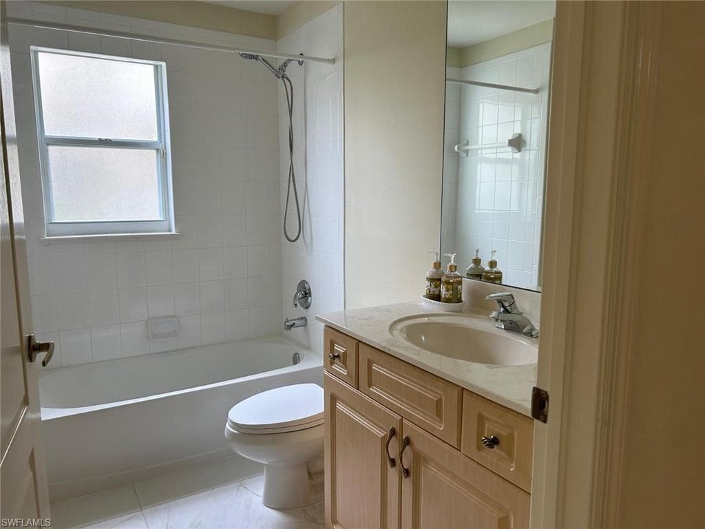 8220 Ibis Cove CIR # B216, NAPLES FL 34119-11