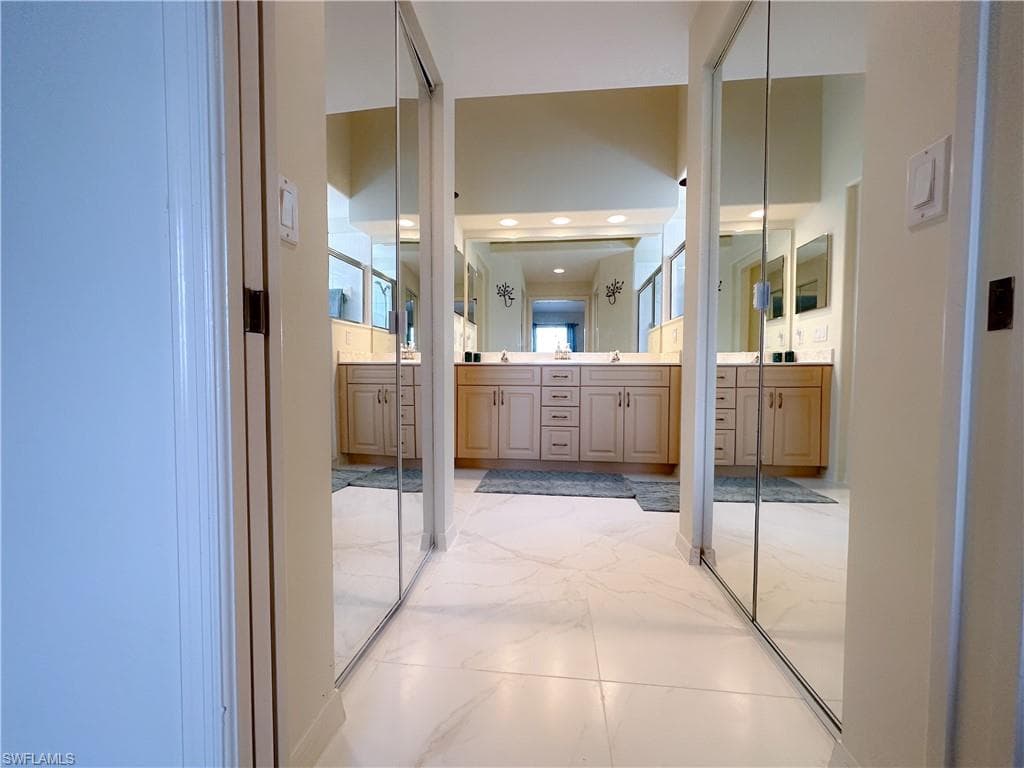 8220 Ibis Cove CIR # B216, NAPLES FL 34119-10