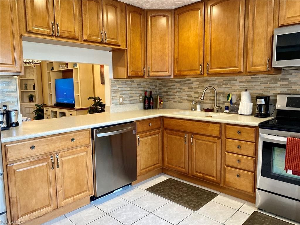 51 Glades BLVD # 2, NAPLES FL 34112-8