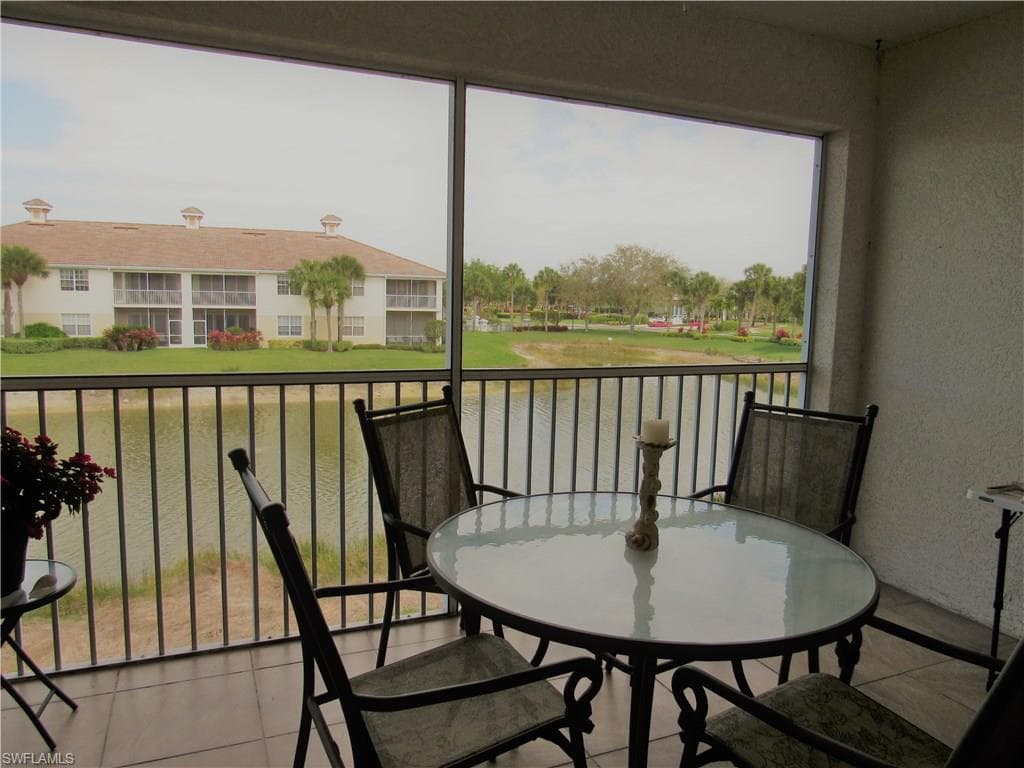 3015 Horizon LN # 2702, NAPLES FL 34109-9