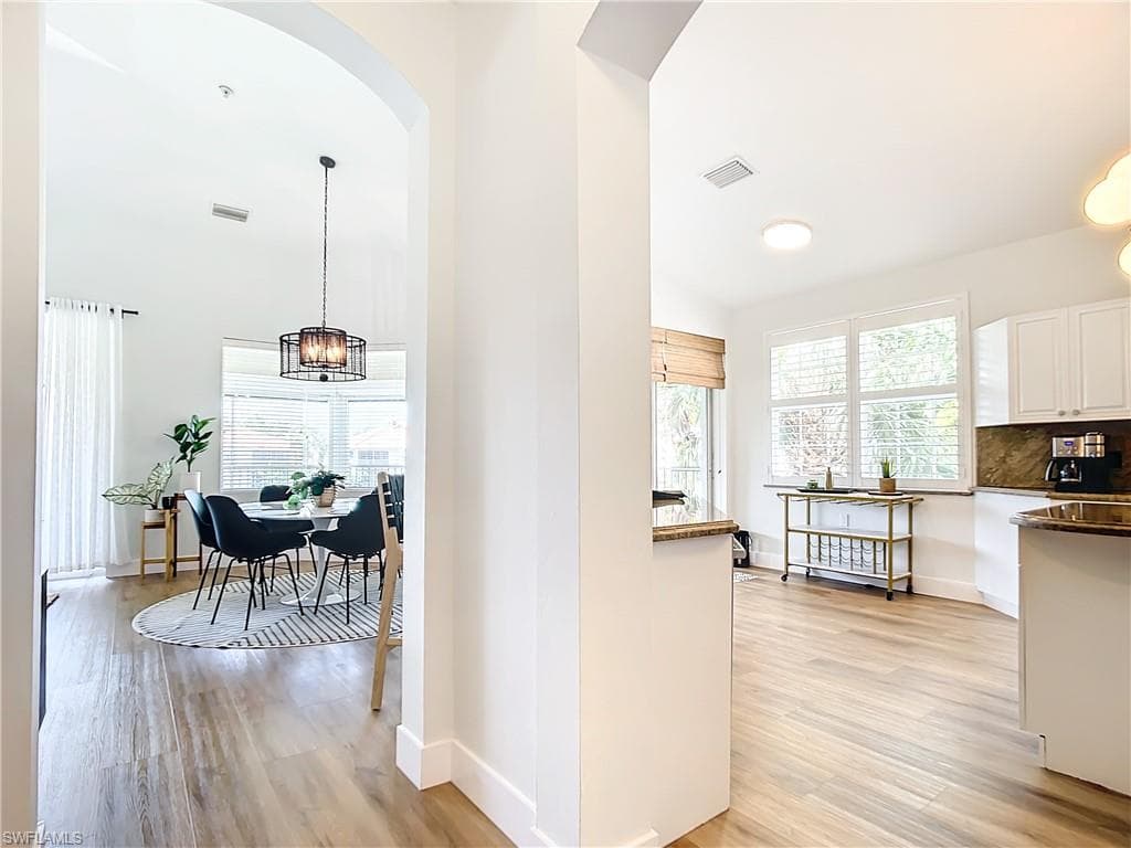 3077 Windsong CT # 704, NAPLES FL 34109-10