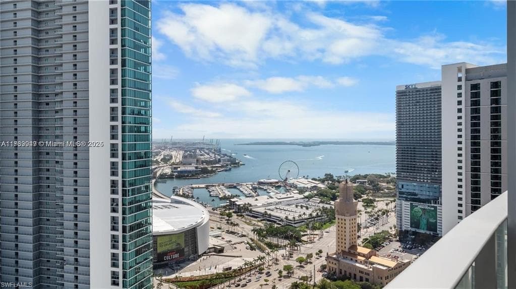 851 1 AVE E # 3303, MIAMI FL 33132-42