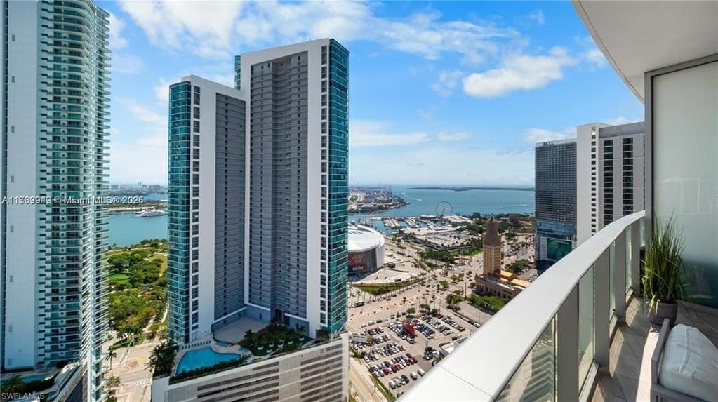 851 1 AVE E # 3303, MIAMI FL 33132-43