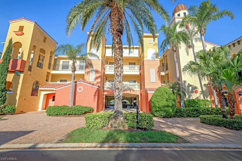 22300 Piazza Doria LN # 301, ESTERO FL 33928-1