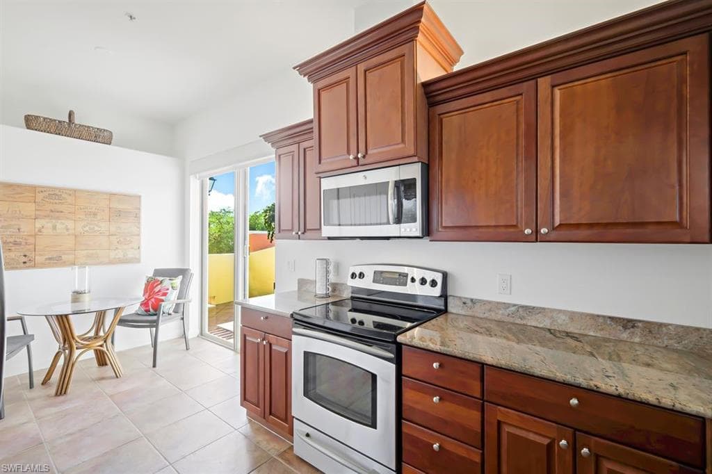 22300 Piazza Doria LN # 301, ESTERO FL 33928-19