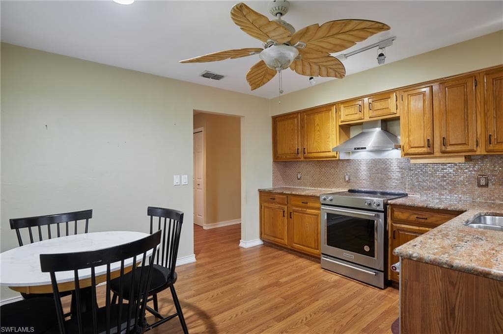 5844 Crabwood CT, FORT MYERS FL 33919-2