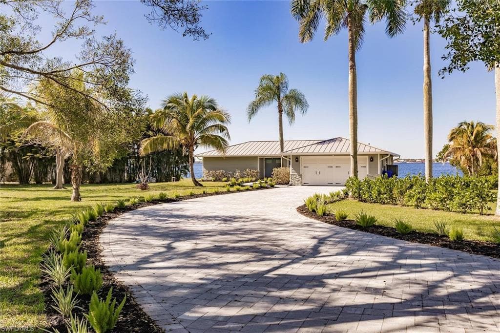 138 Riverview RD, FORT MYERS FL 33905-1