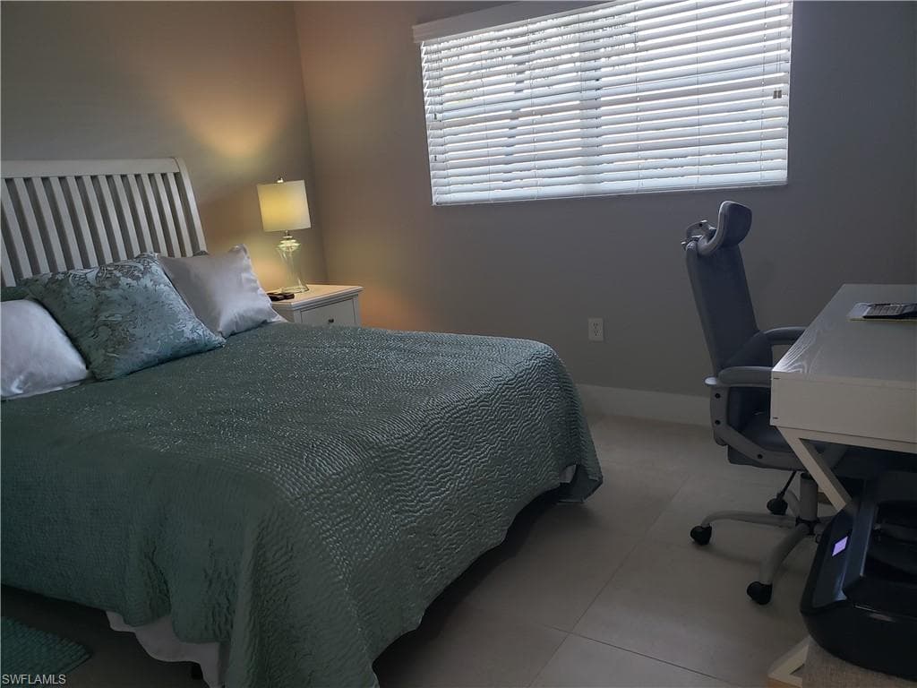 5435 Rattlesnake Hammock RD # 102, NAPLES FL 34113-15