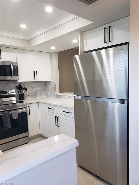 5435 Rattlesnake Hammock RD # 102, NAPLES FL 34113-2