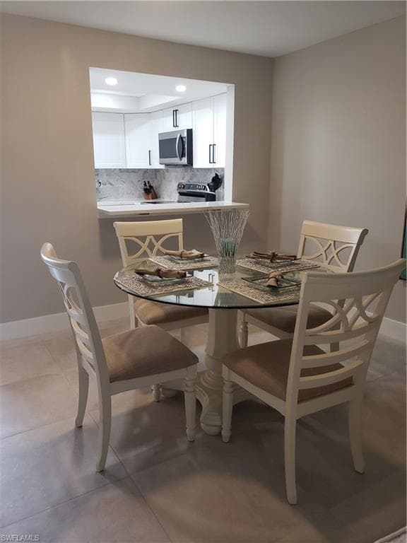 5435 Rattlesnake Hammock RD # 102, NAPLES FL 34113-8