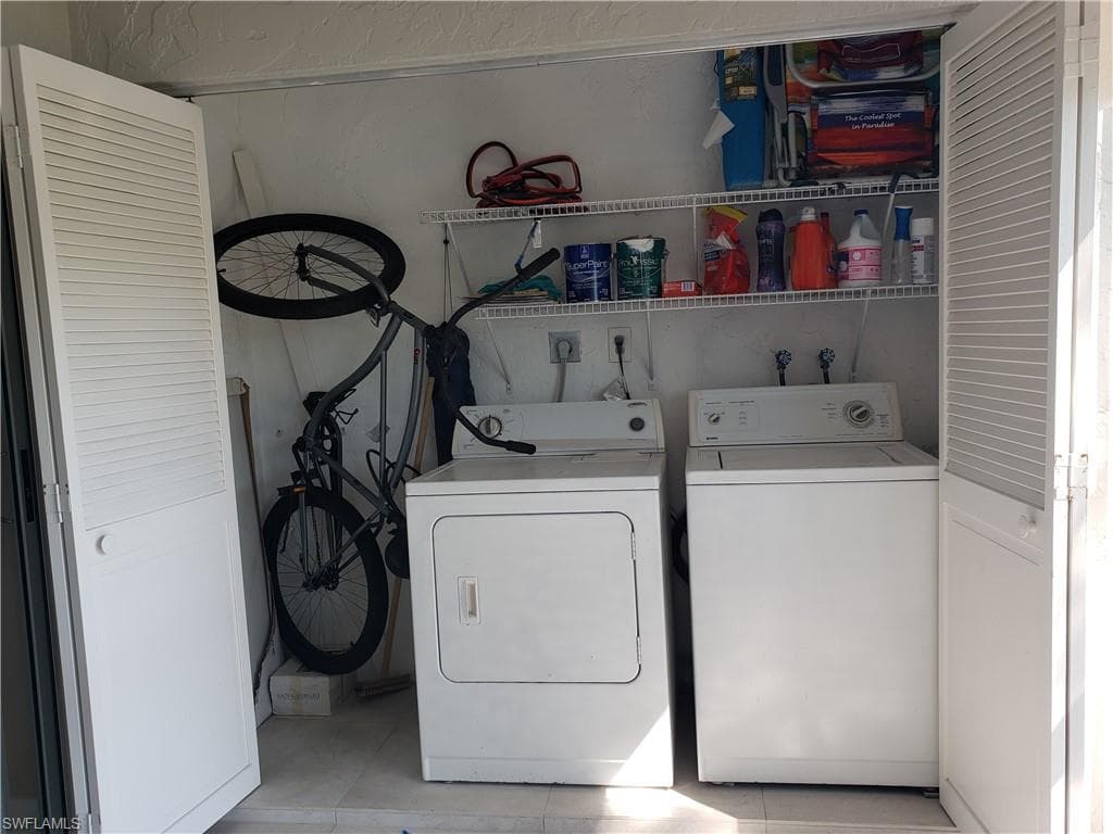 5435 Rattlesnake Hammock RD # 102, NAPLES FL 34113-23