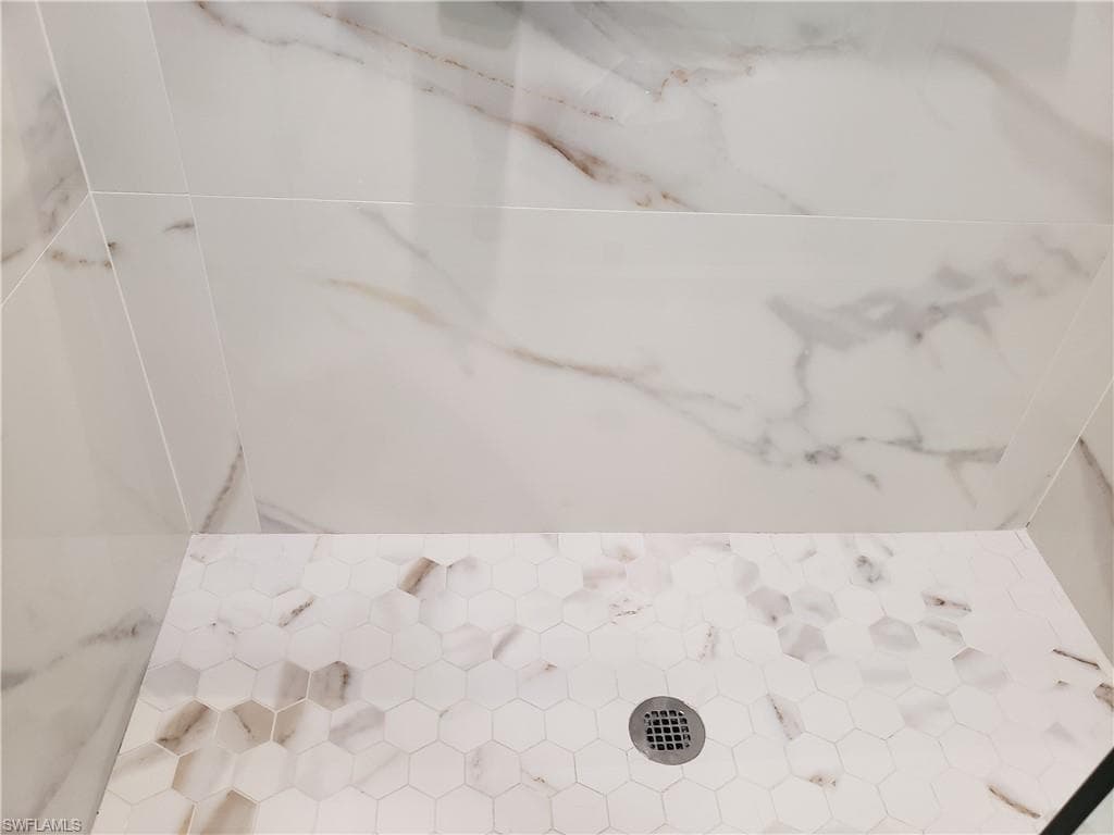 5435 Rattlesnake Hammock RD # 102, NAPLES FL 34113-13