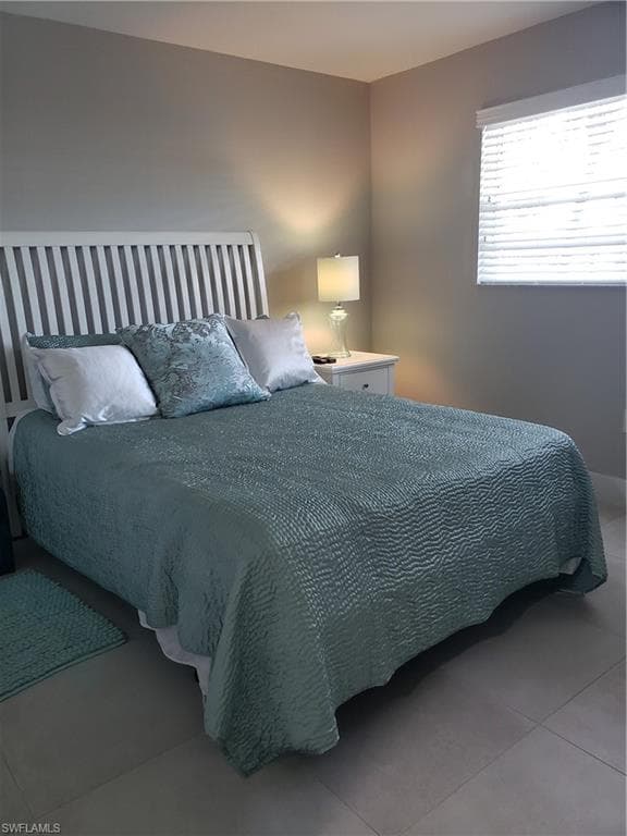 5435 Rattlesnake Hammock RD # 102, NAPLES FL 34113-14