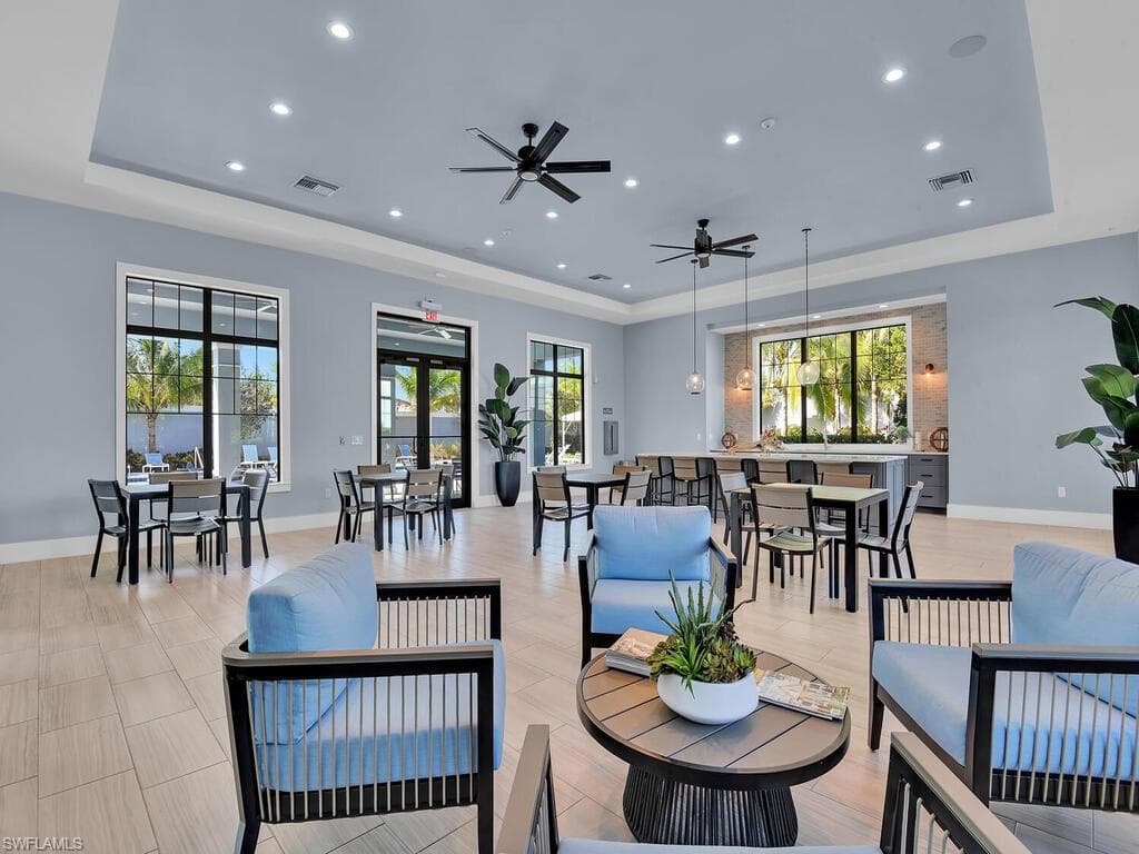 2561 Seychelles DR # 308, NAPLES FL 34112-22