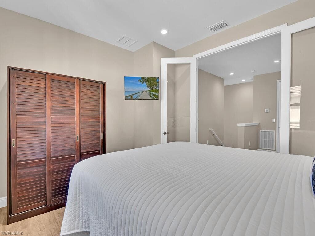 2561 Seychelles DR # 308, NAPLES FL 34112-16