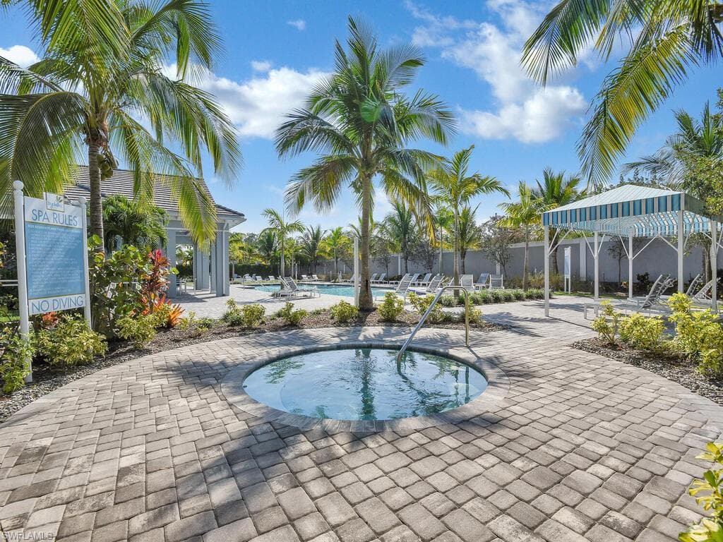 2561 Seychelles DR # 308, NAPLES FL 34112-25