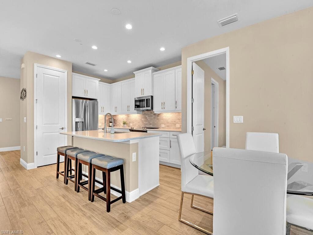 2561 Seychelles DR # 308, NAPLES FL 34112-2