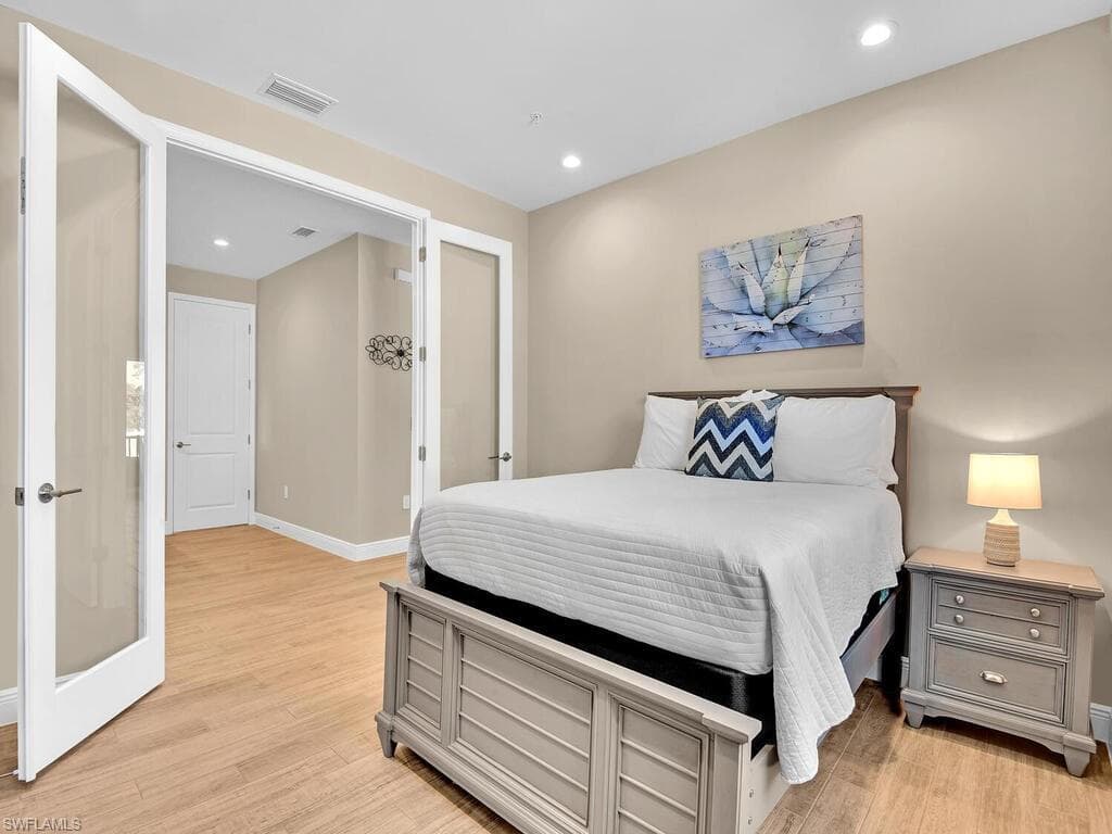 2561 Seychelles DR # 308, NAPLES FL 34112-14