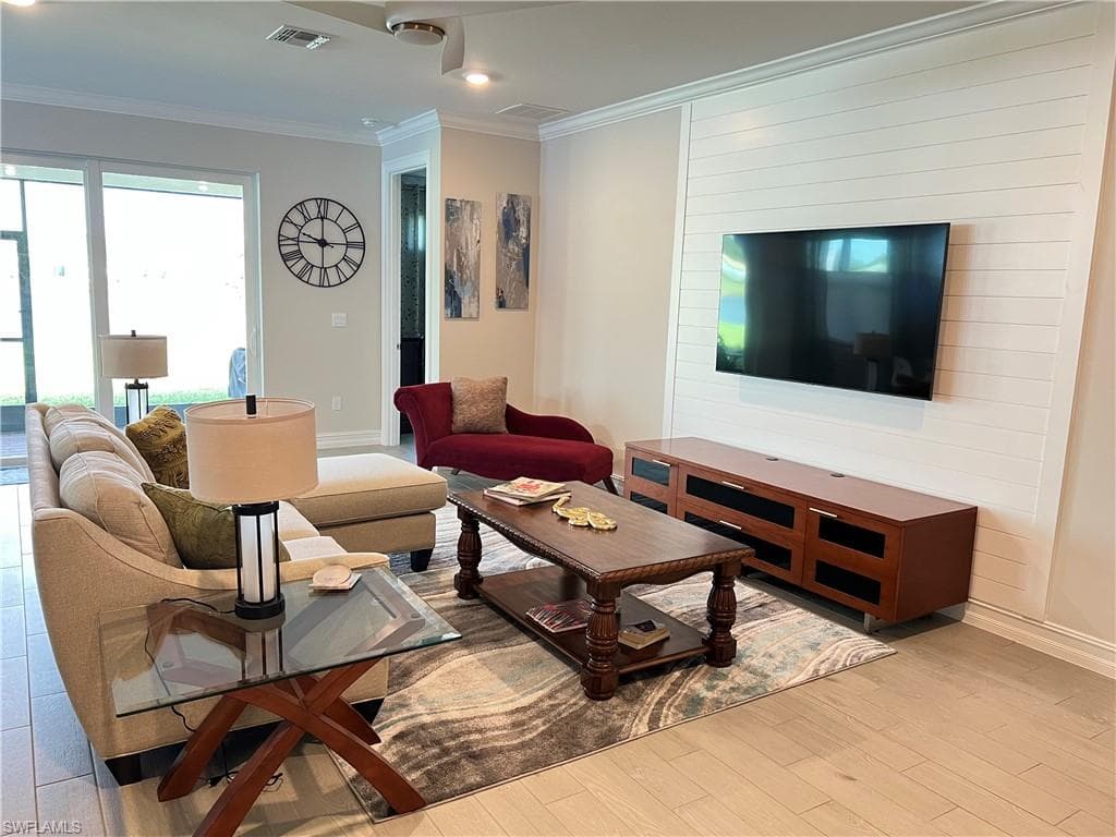 415 Polihale WAY, NAPLES FL 34114-3
